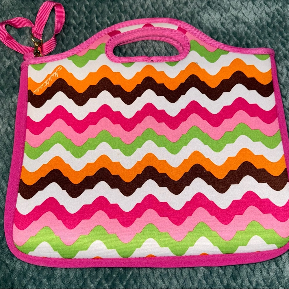 S MACBETH COLLECTION by Margaret Josephs Chevron Zipper Neoprene Lunch Bag Tote